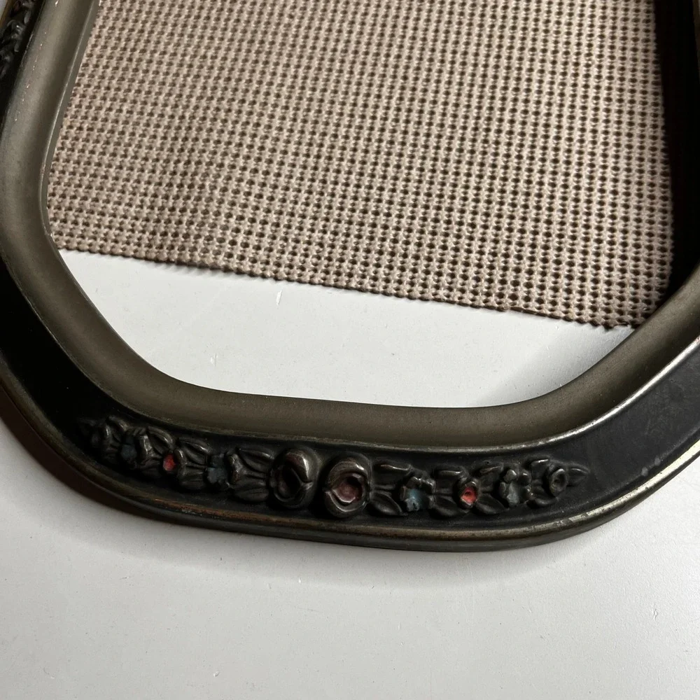 Antique Victorian Oval Wood Picture Frame Ornate Floral Relief Gold Black 16x10